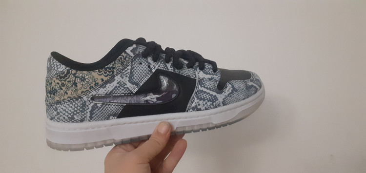 مشکی نقره ای